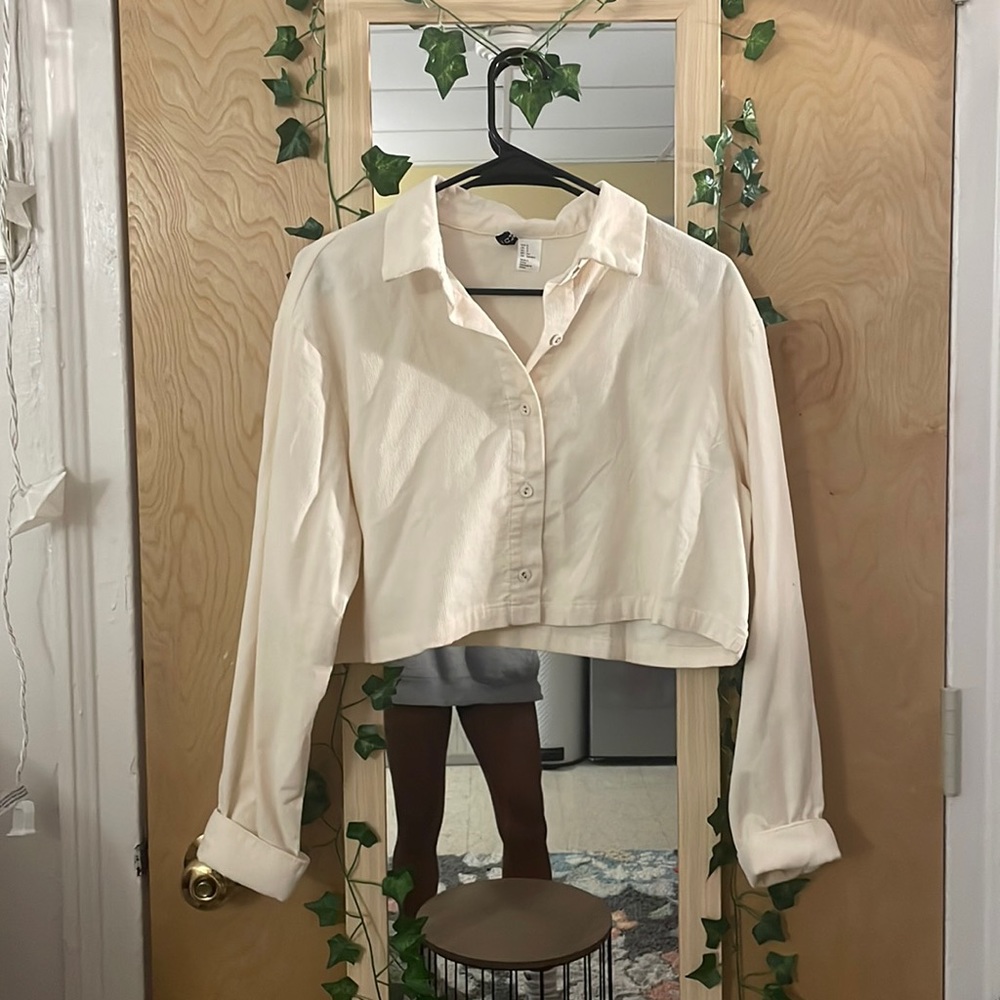 Cream White cropped, button up, long sleeve top